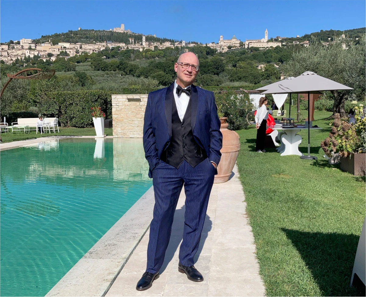 Un consulente per la crescita imprenditoriale, durante un momento di tempo libero.