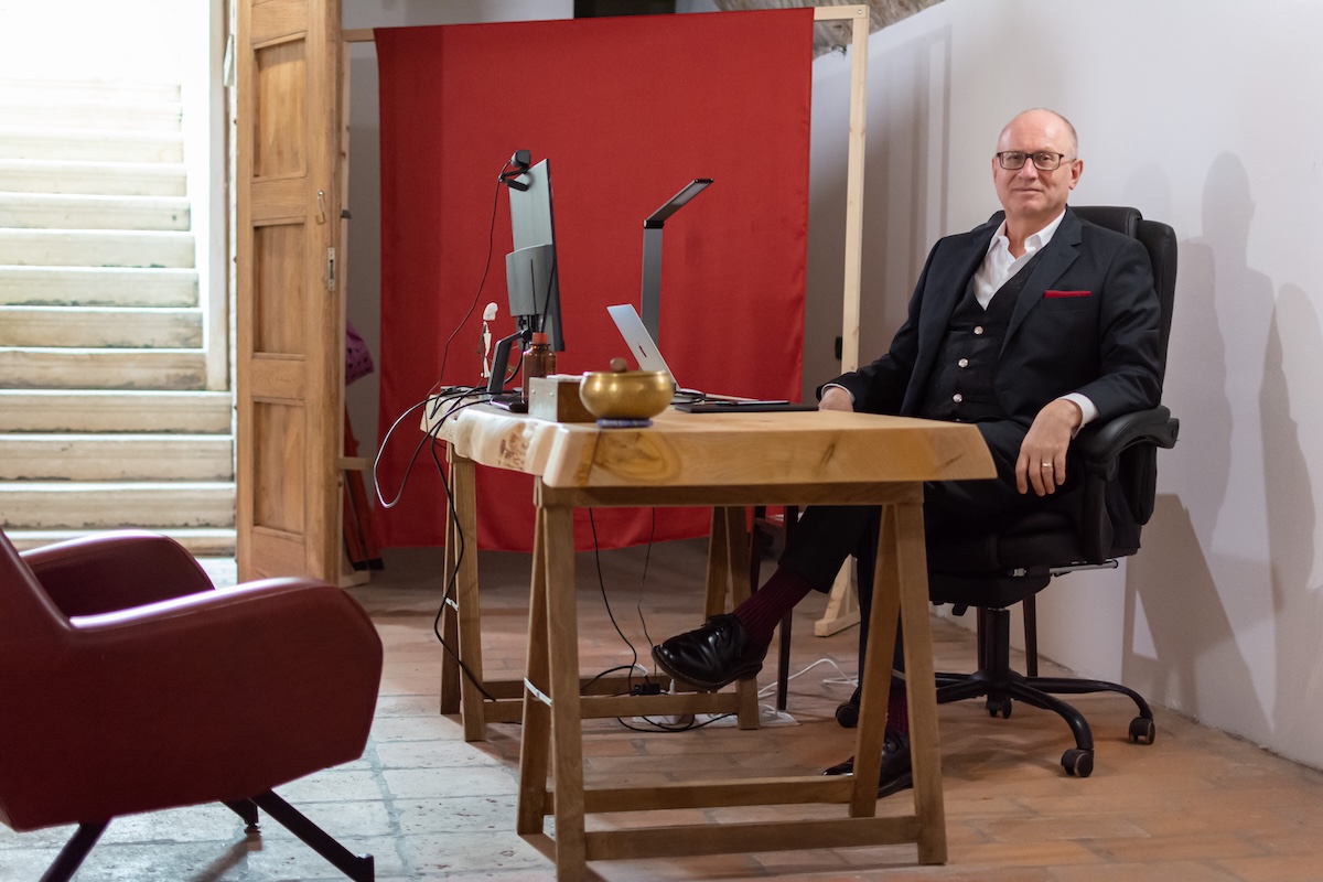 Il docente del corso di formazione in affiancamento, Francesco de Francesco.
