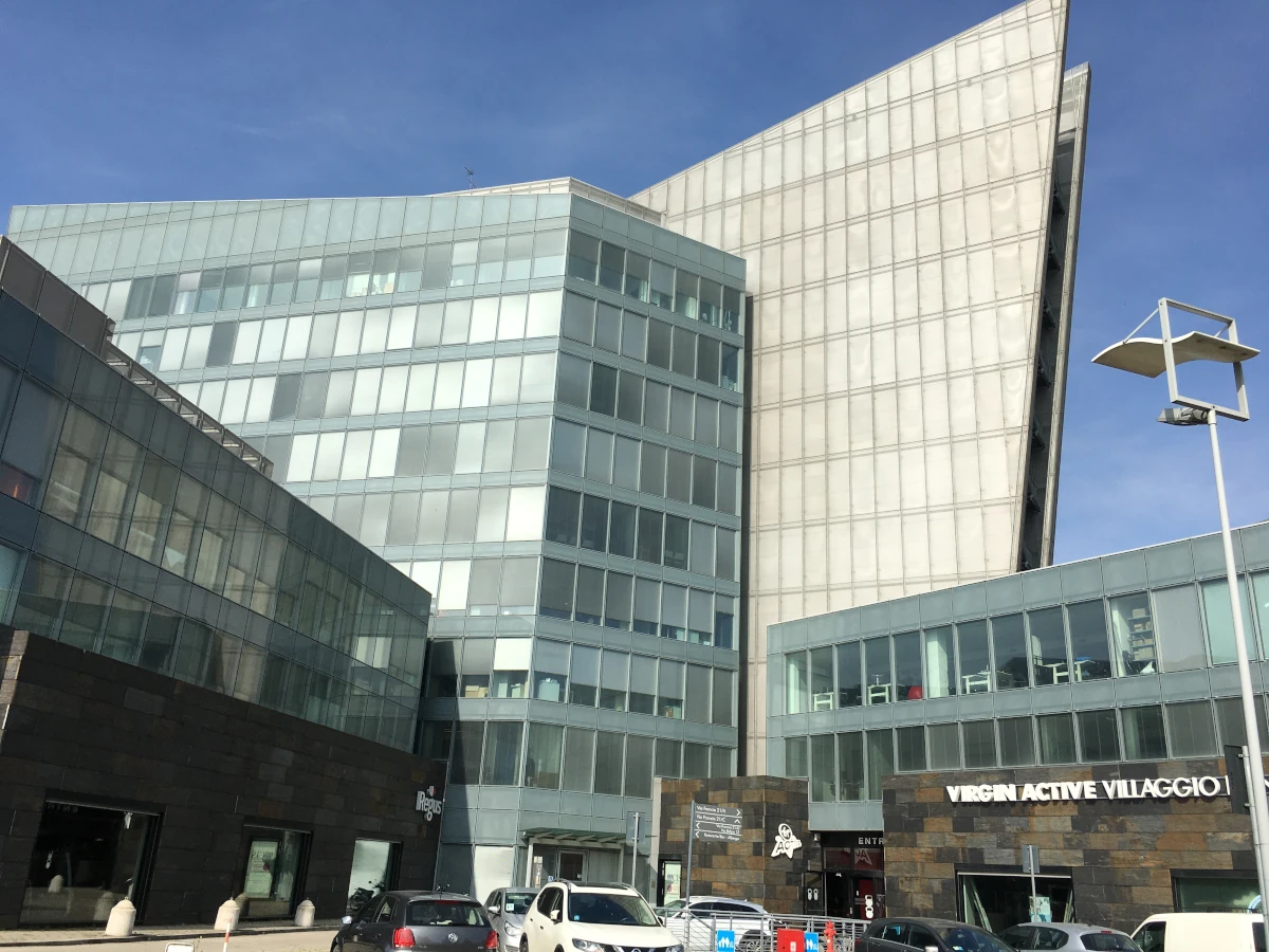 Il palazzo in cui era il mio ufficio e davo consulenza imprenditoriale, quando la mia sede principale era a Verona.